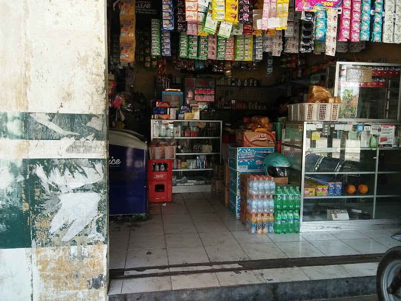 Toko Pak Tarman: Jantung Belanja Lokal di Cilacap